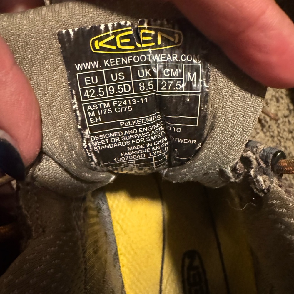 KEEN Men's Rugged Brown Hiking Boots - Picture 6 of 7